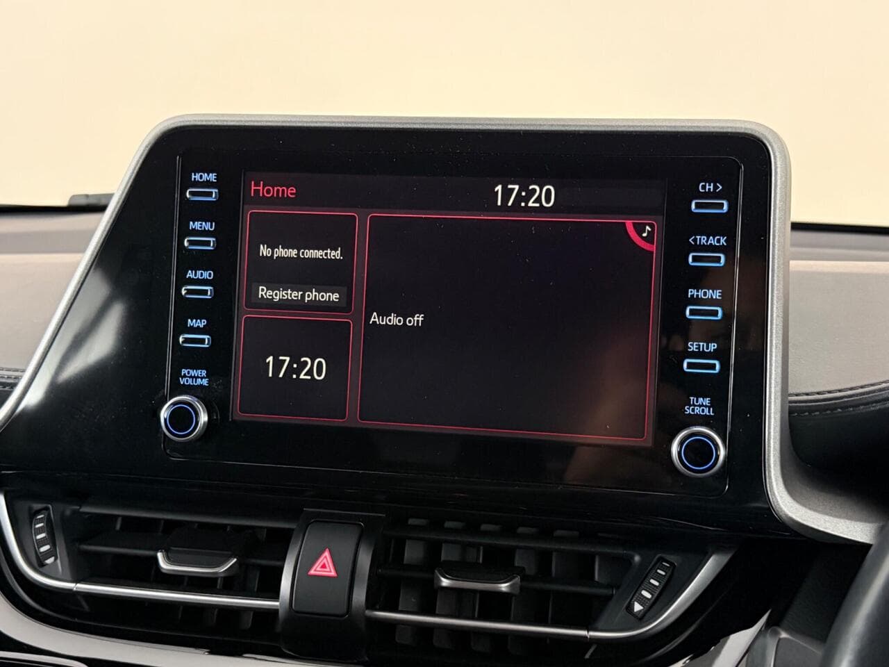 Toyota C-HR thumbnail Infotainment System