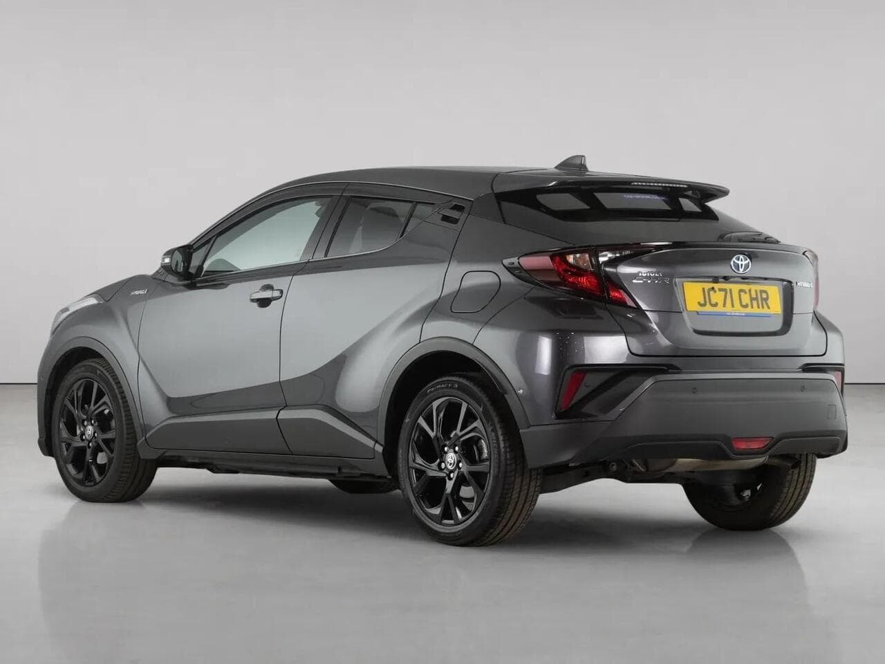 Toyota C-HR thumbnail Rear Left