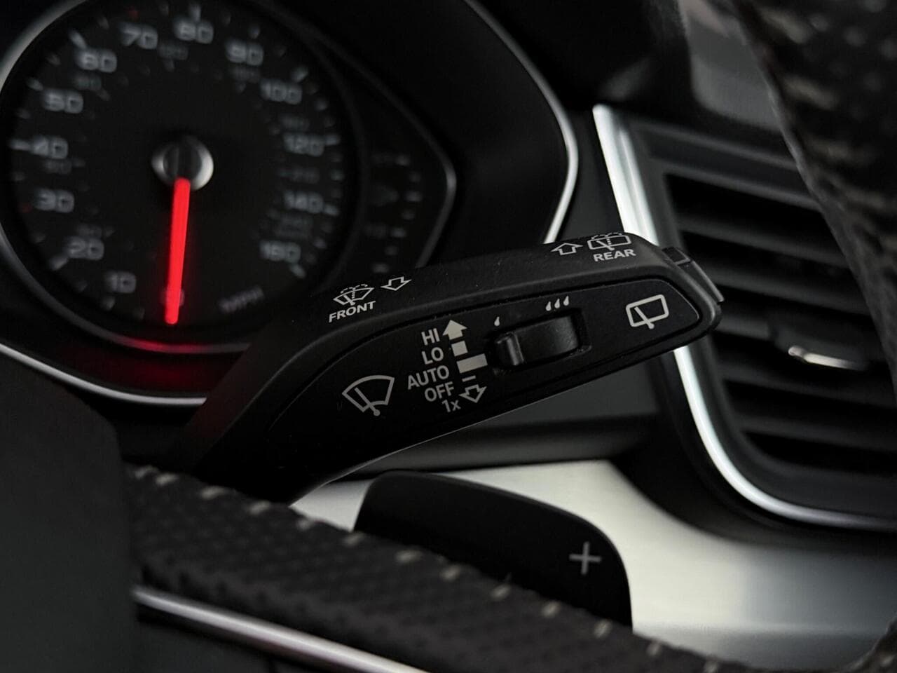 Audi Q5 thumbnail Misc Controls