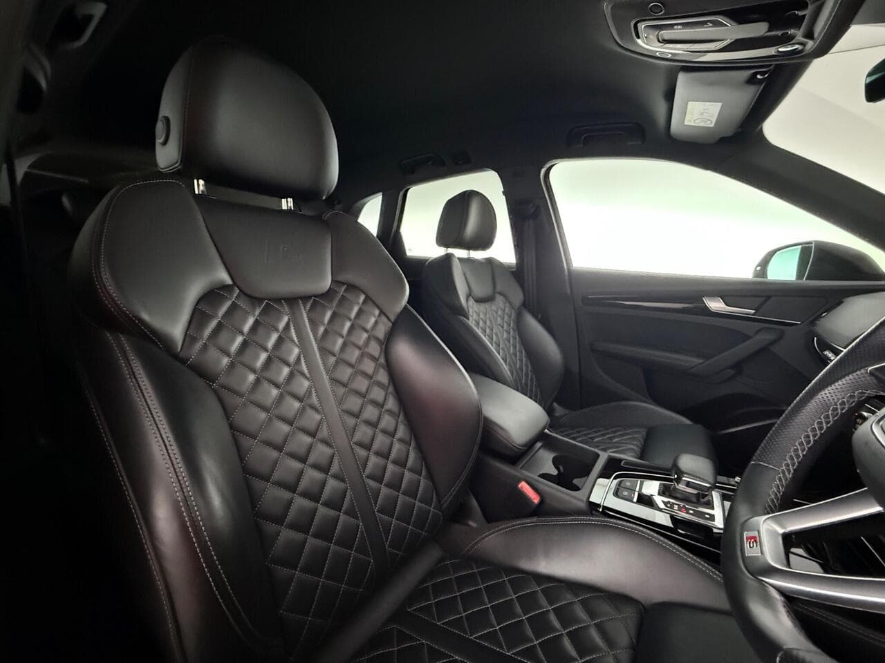 Audi Q5 thumbnail Seat Driver
