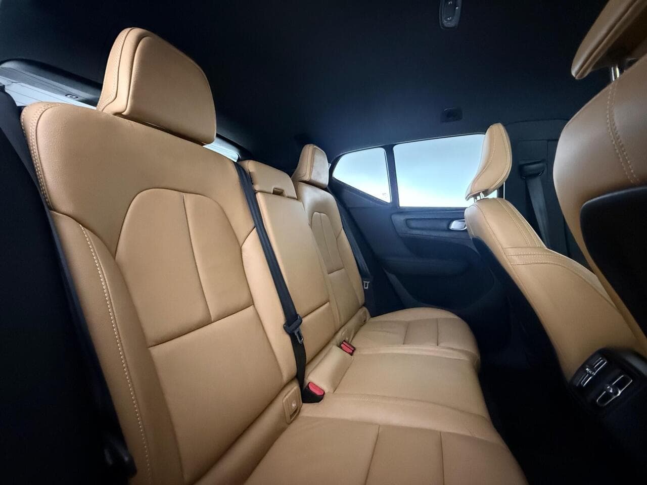 Volvo XC40 thumbnail Seats Rear
