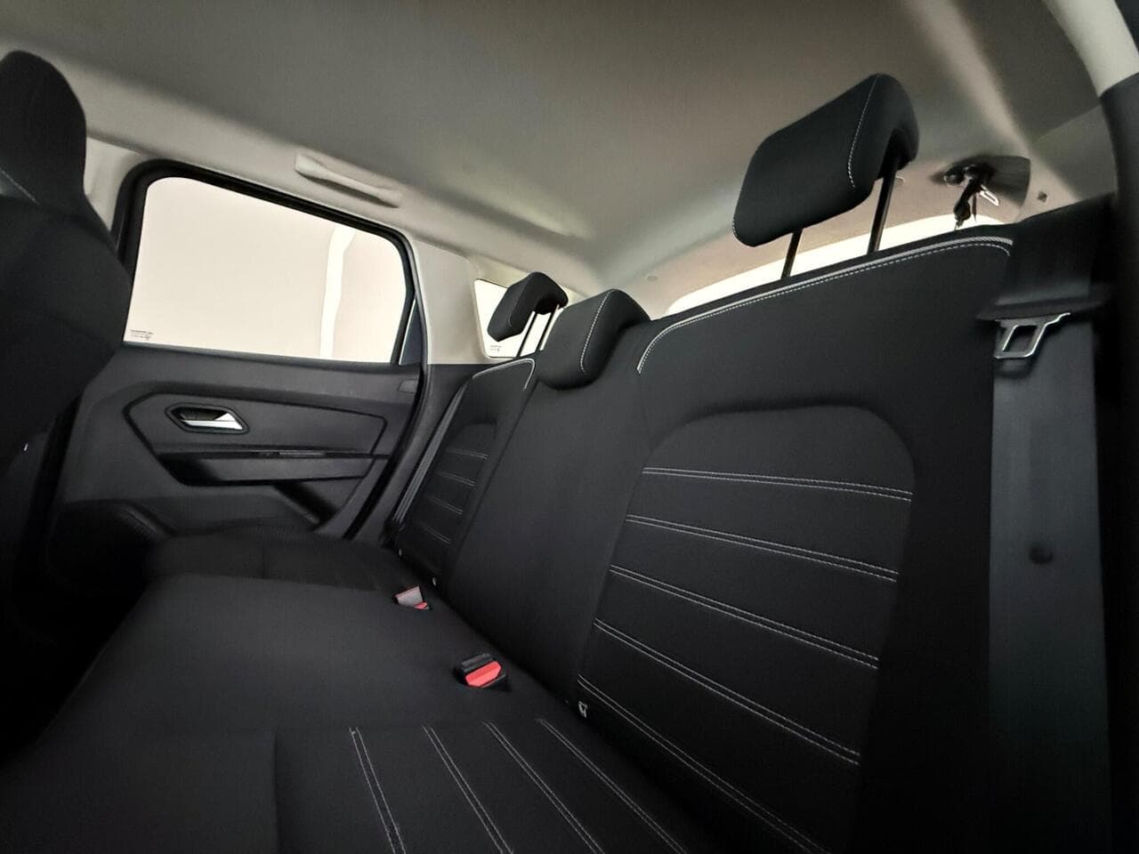 Dacia Duster thumbnail Seats Rear