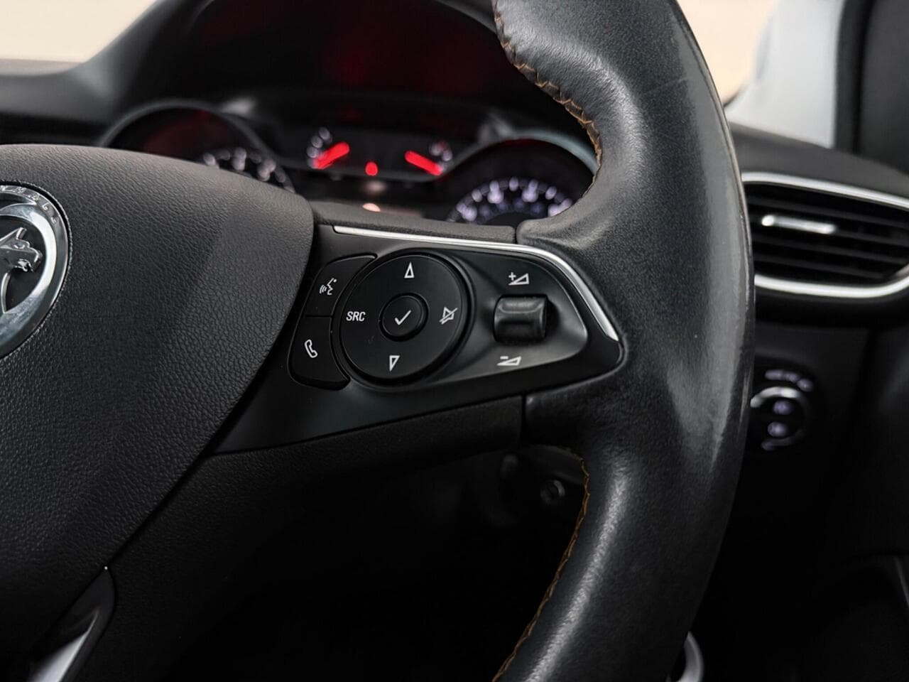 Vauxhall Crossland X thumbnail Misc Controls