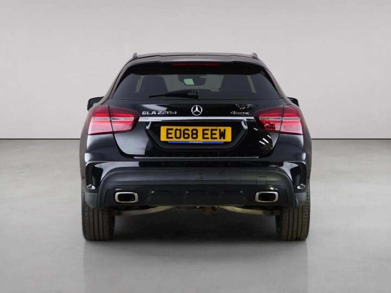 Mercedes-Benz GLA thumbnail Rear