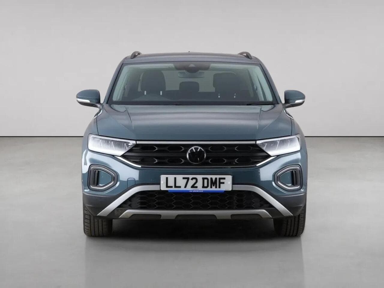 Volkswagen T-Roc thumbnail Front
