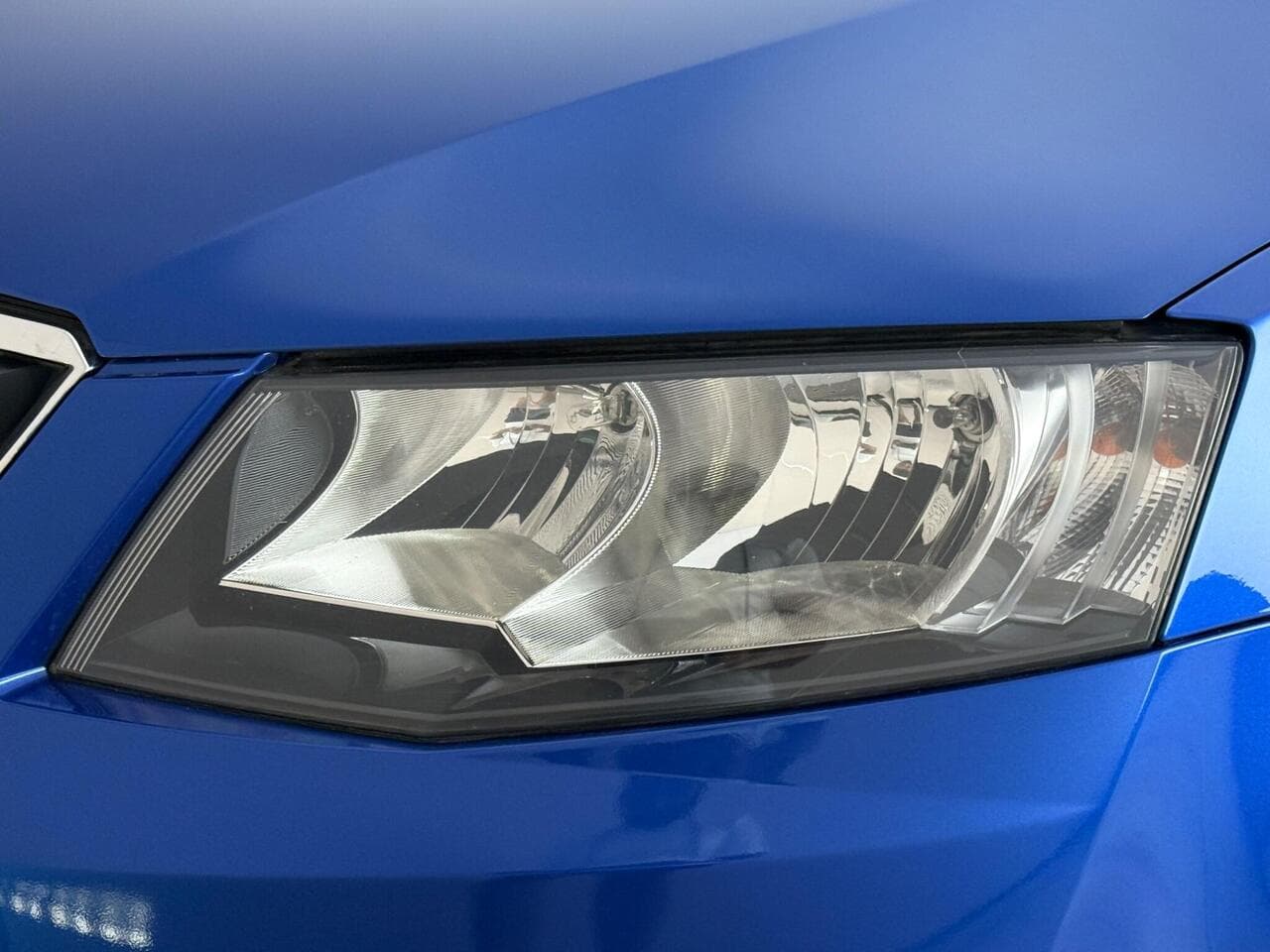 Skoda Octavia thumbnail Lights Front