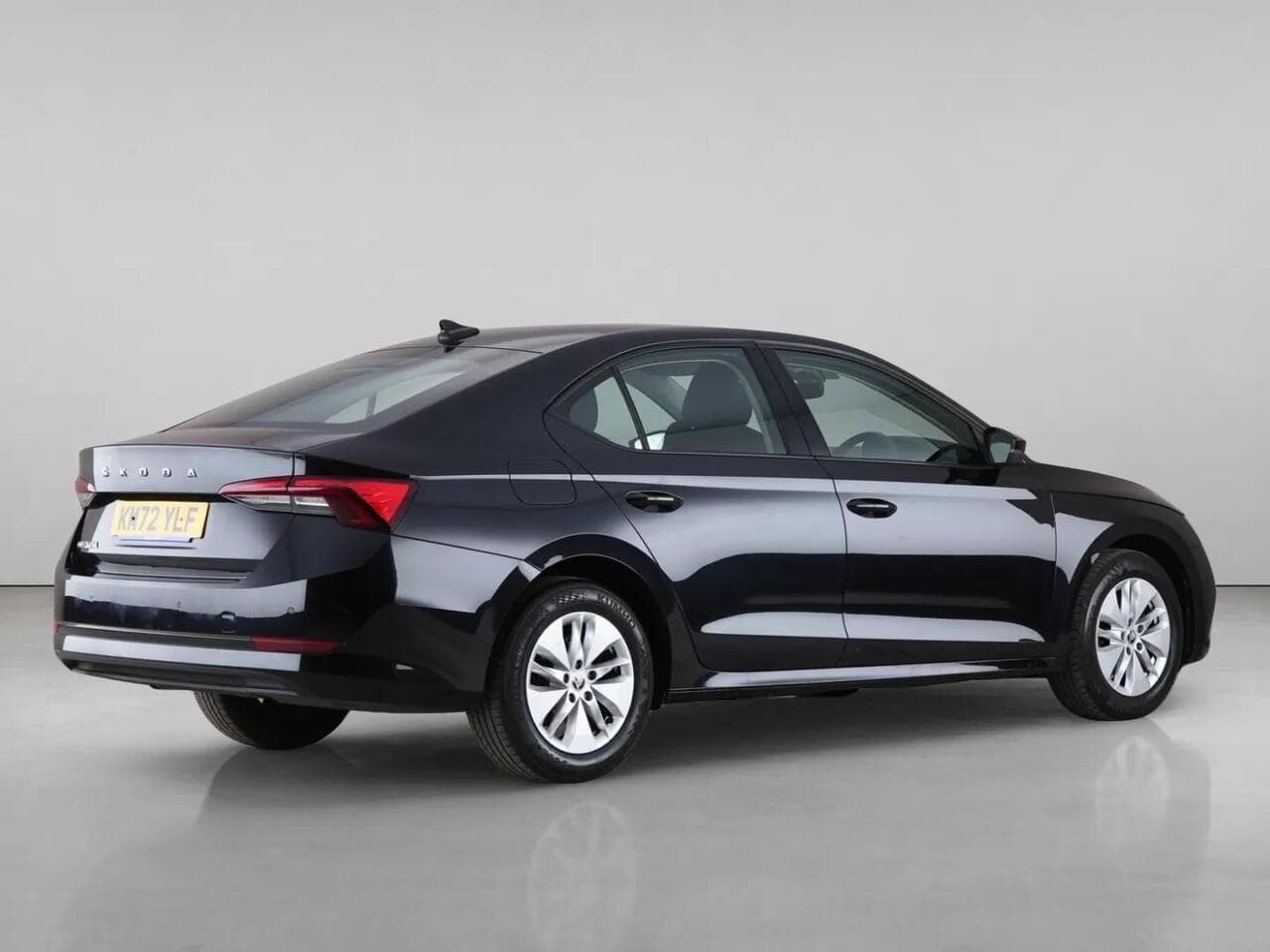 Skoda Octavia thumbnail Rear Right