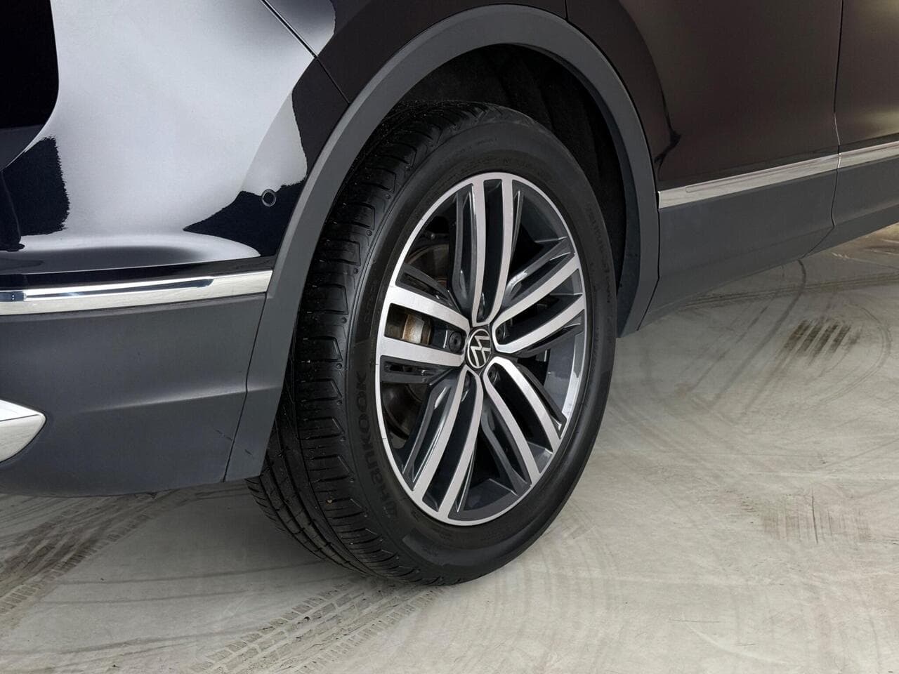 Volkswagen Tiguan thumbnail Wheel