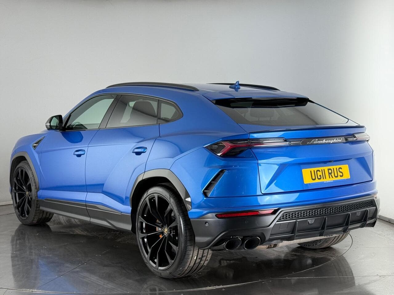 Lamborghini Urus thumbnail Rear Left