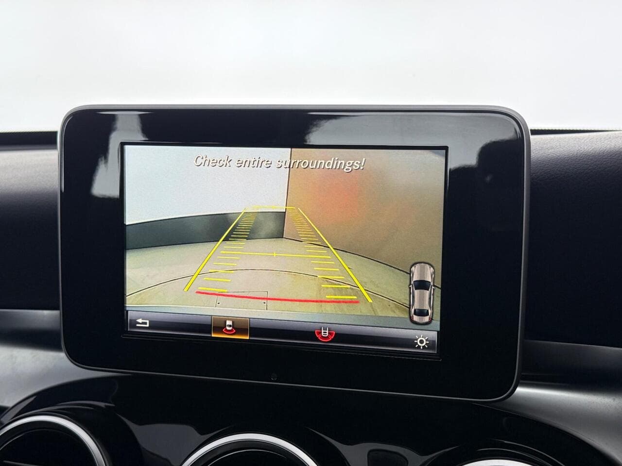 Mercedes-Benz C Class thumbnail Infotainment System