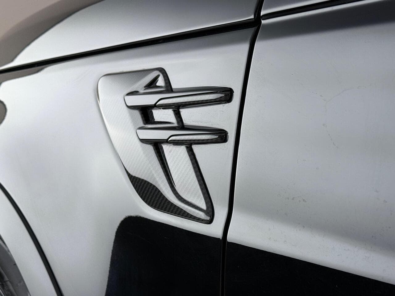 Land Rover Range Rover Sport thumbnail Badge Exterior