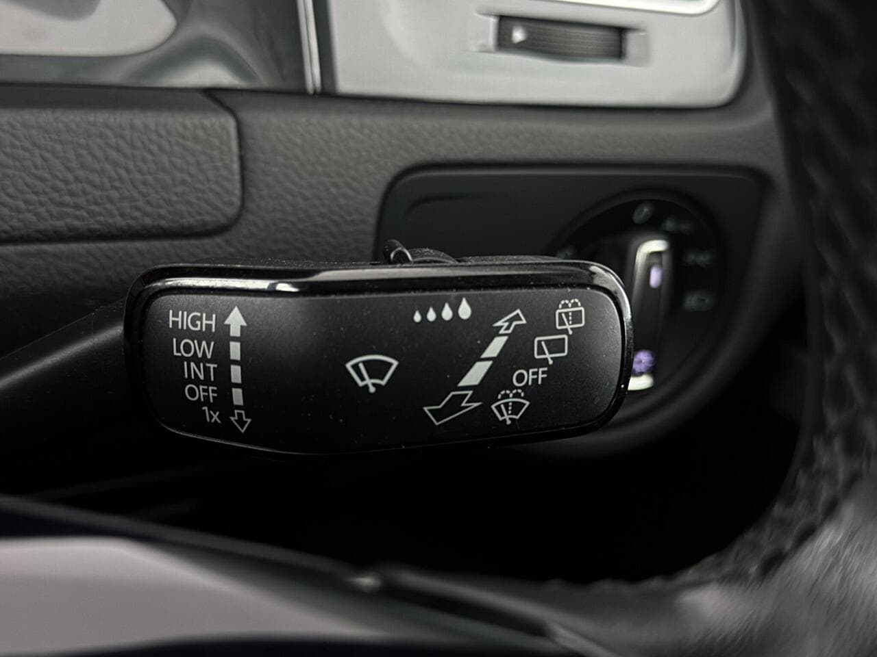 Volkswagen Golf thumbnail Misc Controls