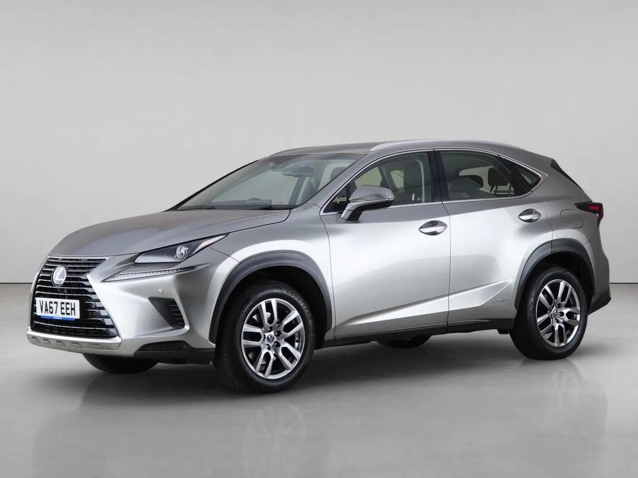 Lexus NX thumbnail Front Left