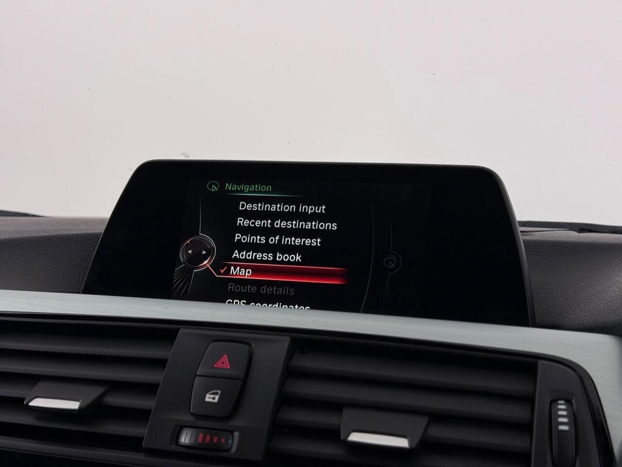 BMW 3 Series thumbnail Infotainment System