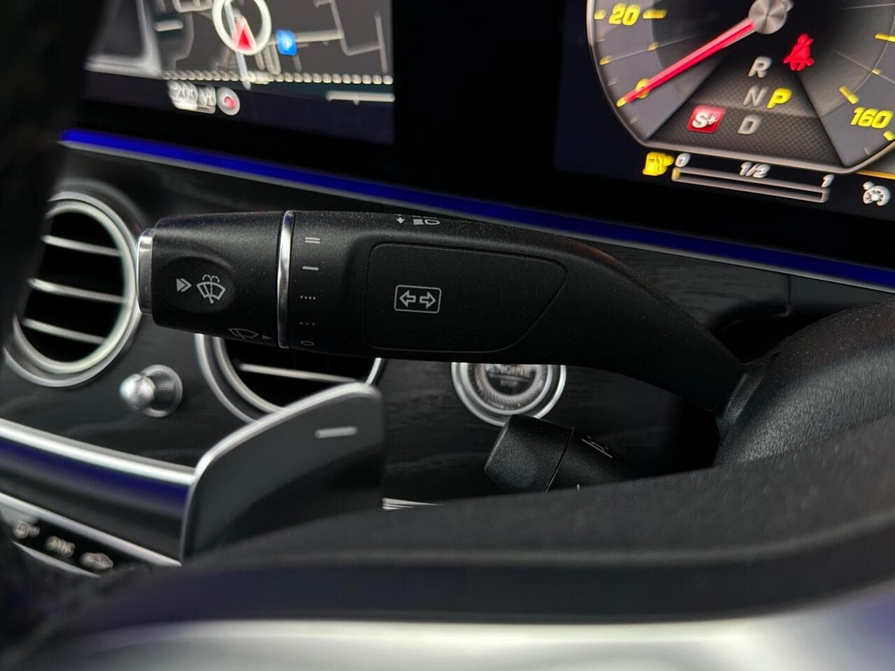 Mercedes-Benz E Class thumbnail Misc Controls