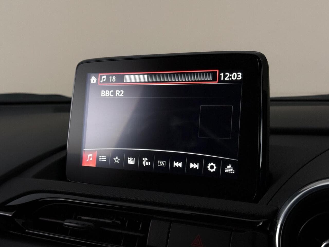 Mazda MX-5 thumbnail Infotainment System