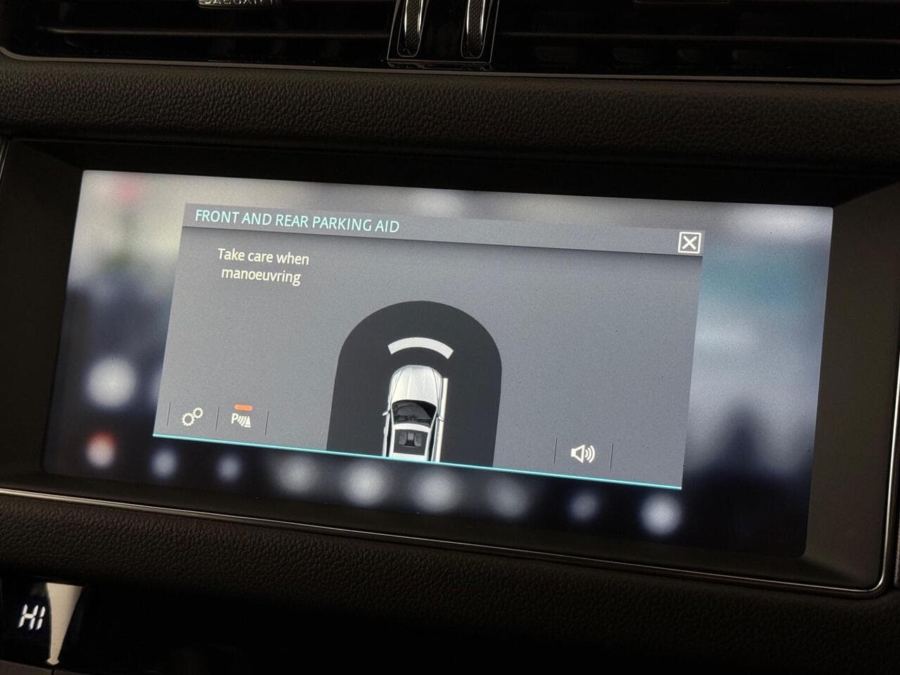 Jaguar XF thumbnail Infotainment System