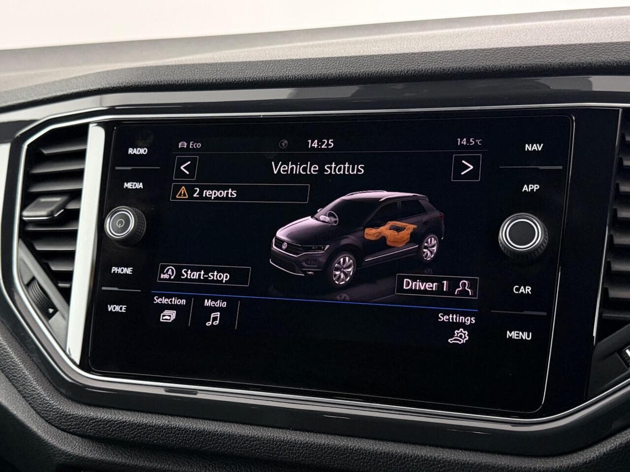 Volkswagen T-Roc thumbnail Infotainment System