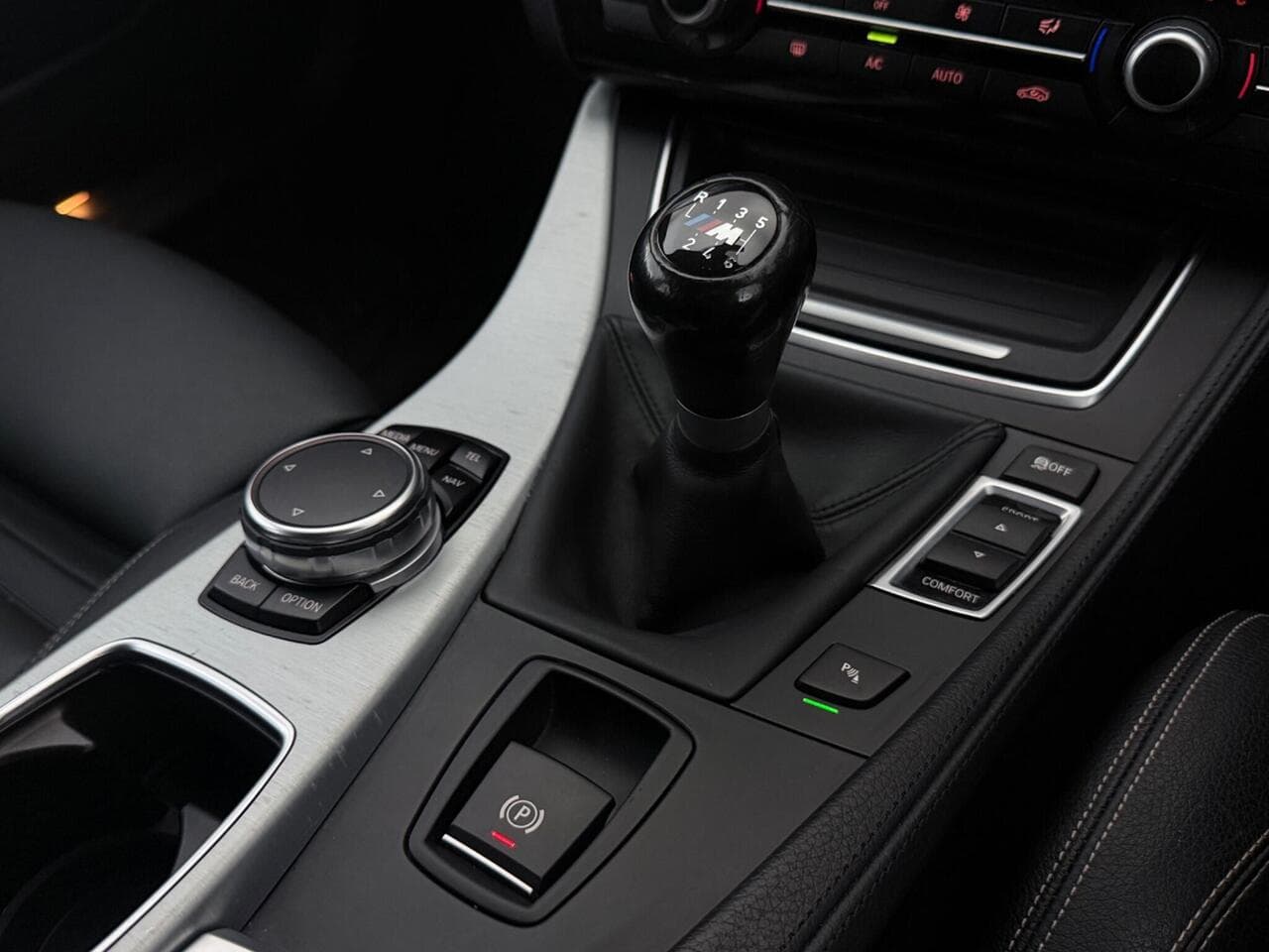 BMW 5 Series thumbnail Interior Front