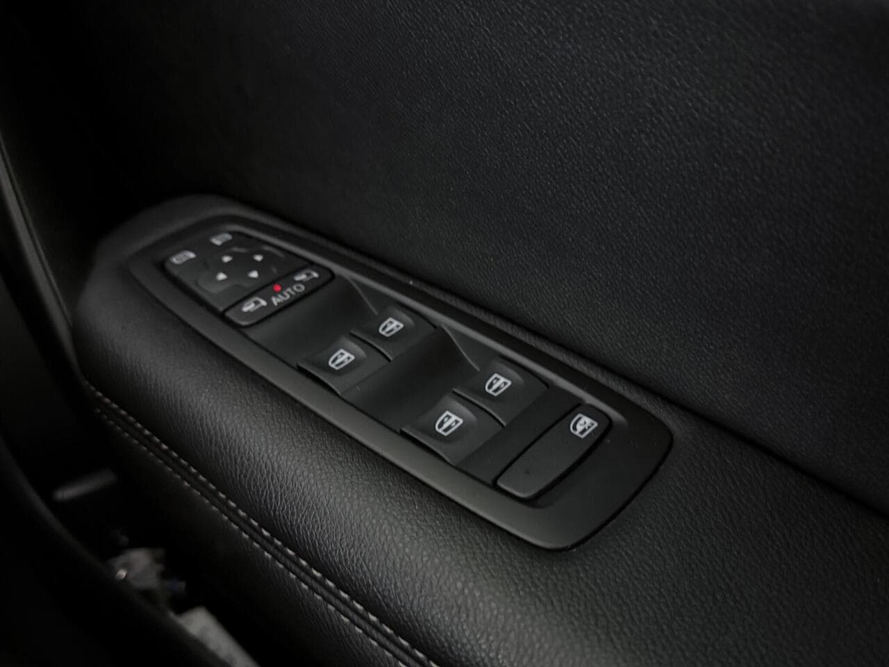 Renault Megane thumbnail Misc Controls