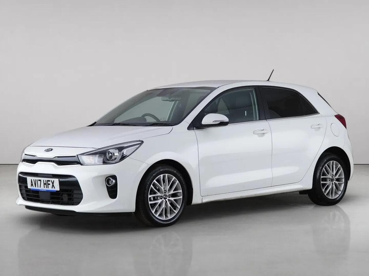 Kia Rio thumbnail Front Left
