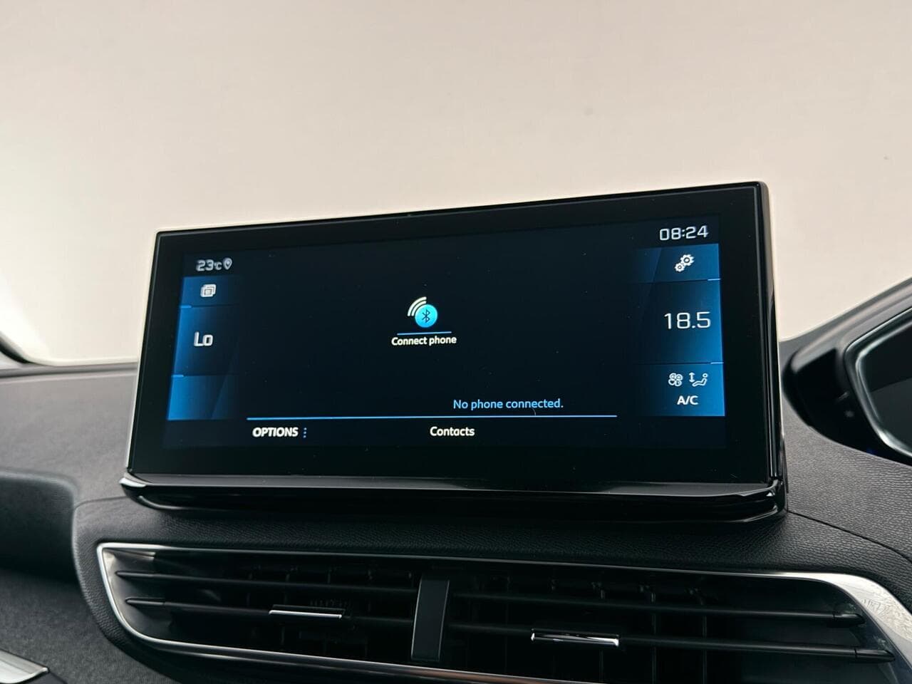 Peugeot 3008 thumbnail Infotainment System