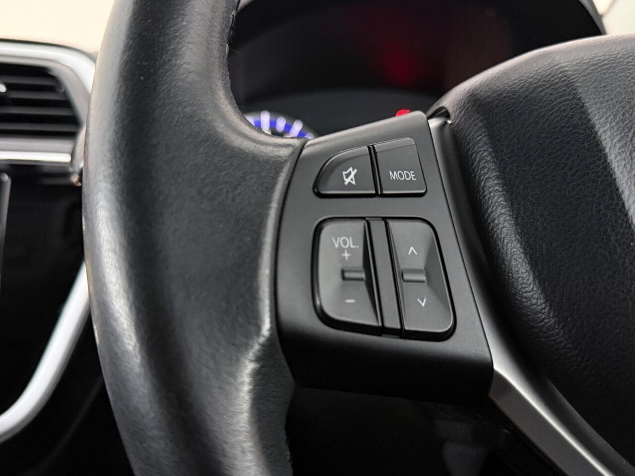 Suzuki SX4 S-Cross thumbnail Misc Controls