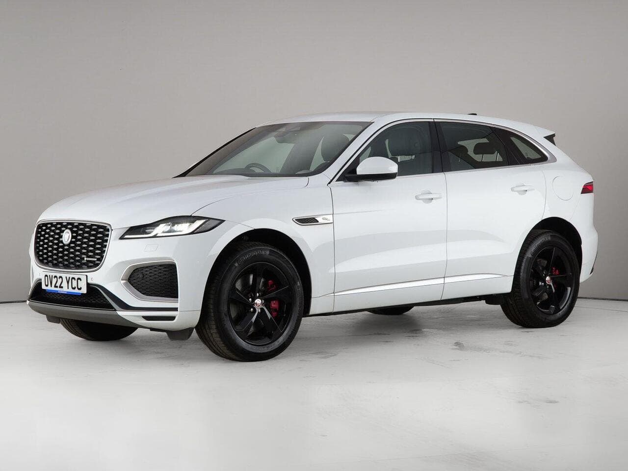 Jaguar F-PACE thumbnail Front Left