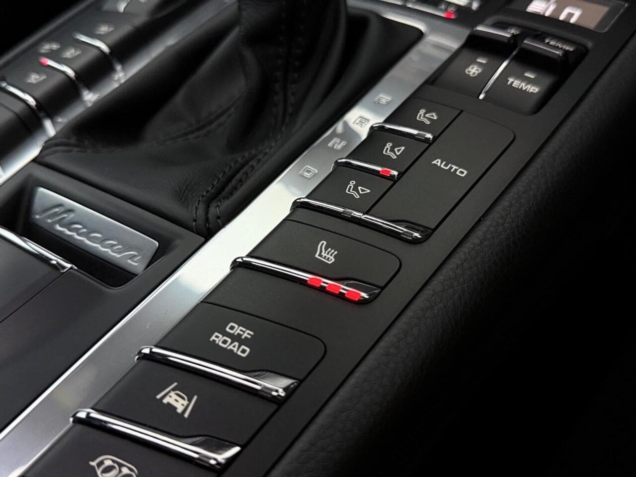Porsche Macan thumbnail Misc Controls