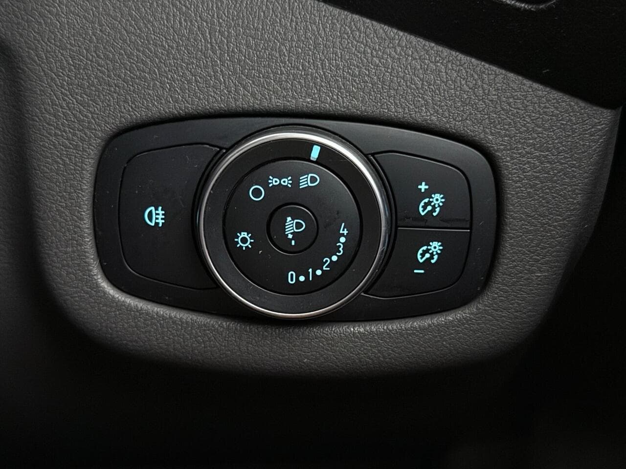 Ford Transit Connect thumbnail Misc Controls
