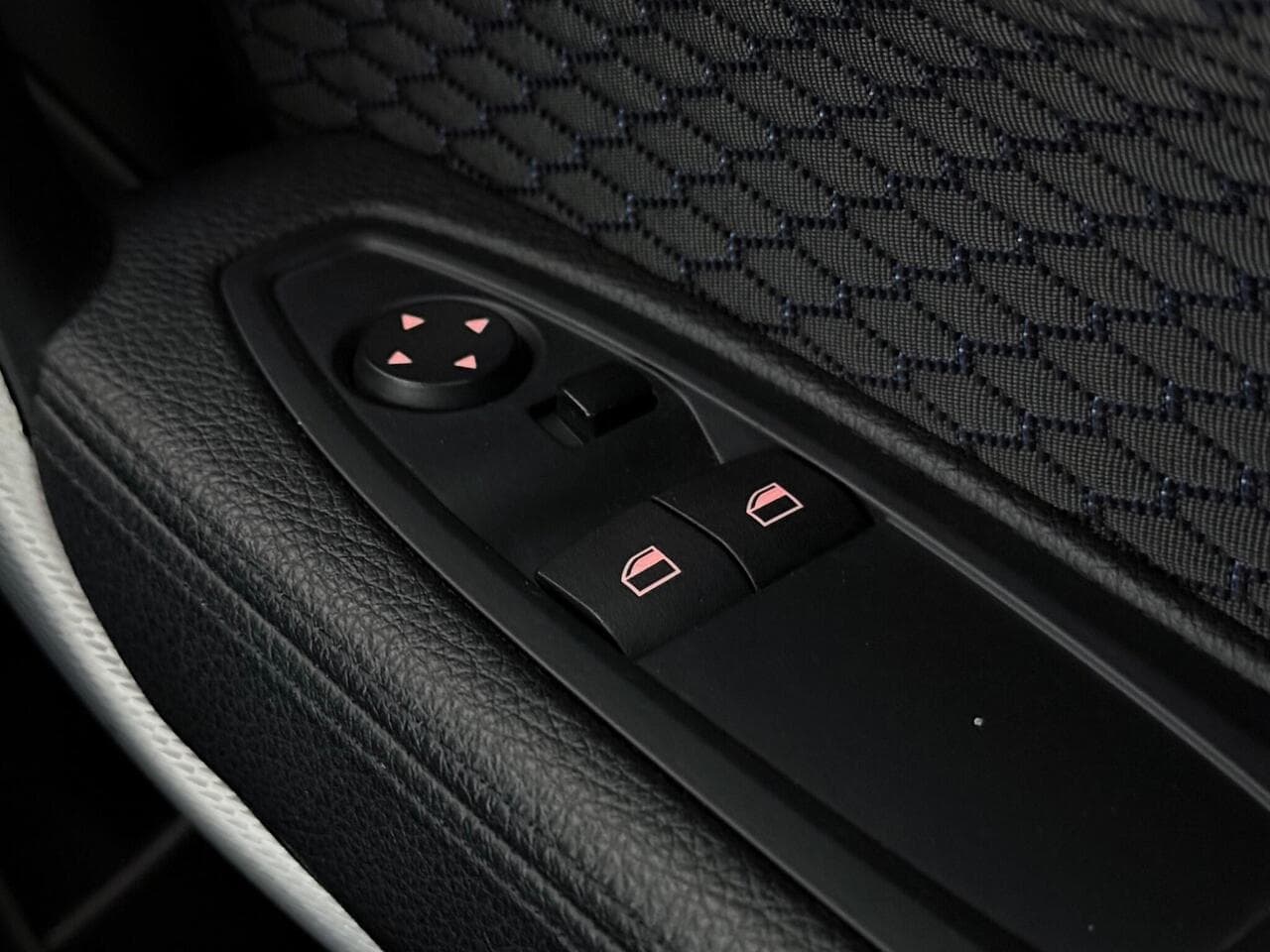 BMW 1 Series thumbnail Misc Controls