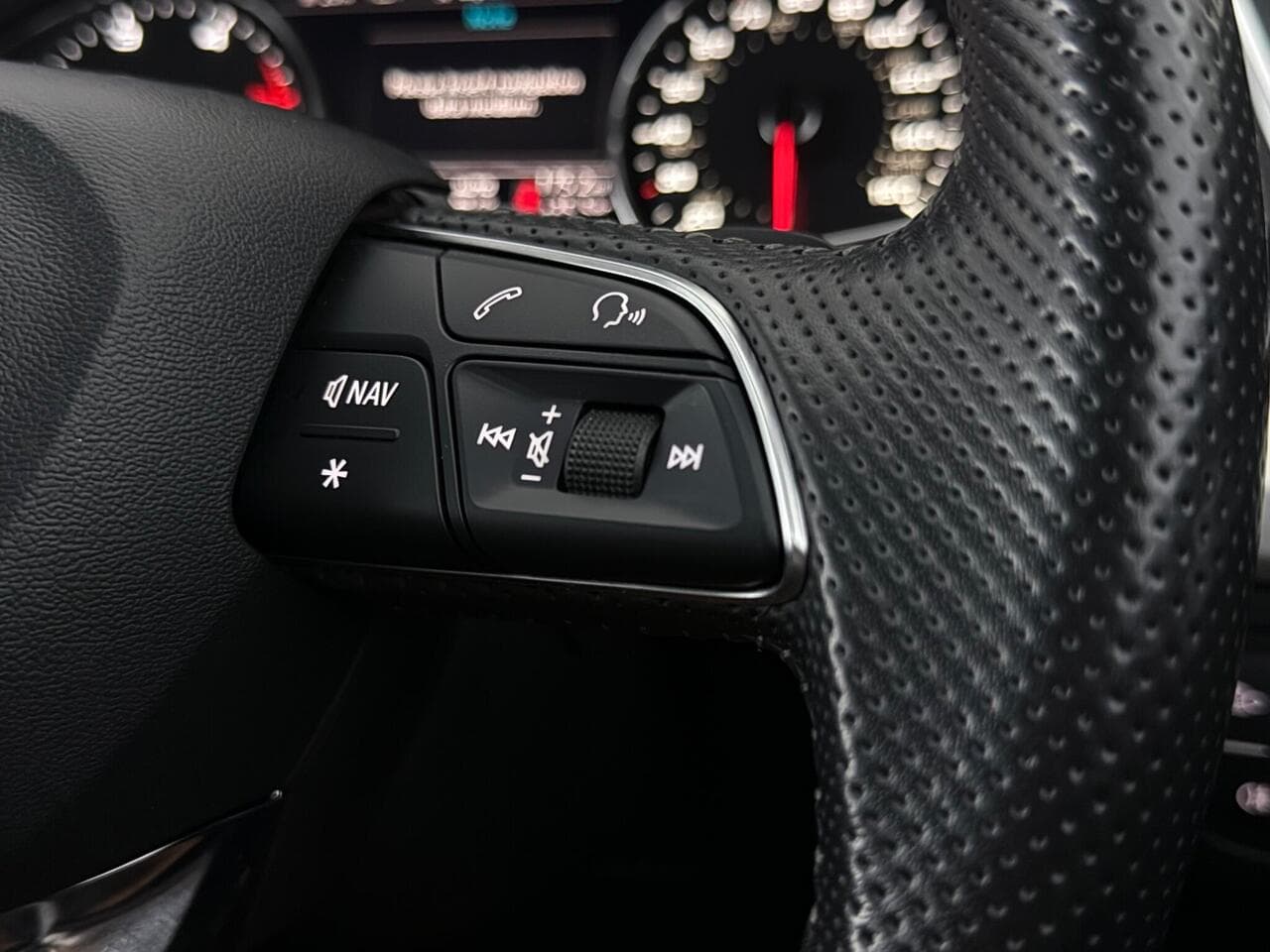 Audi Q5 thumbnail Misc Controls