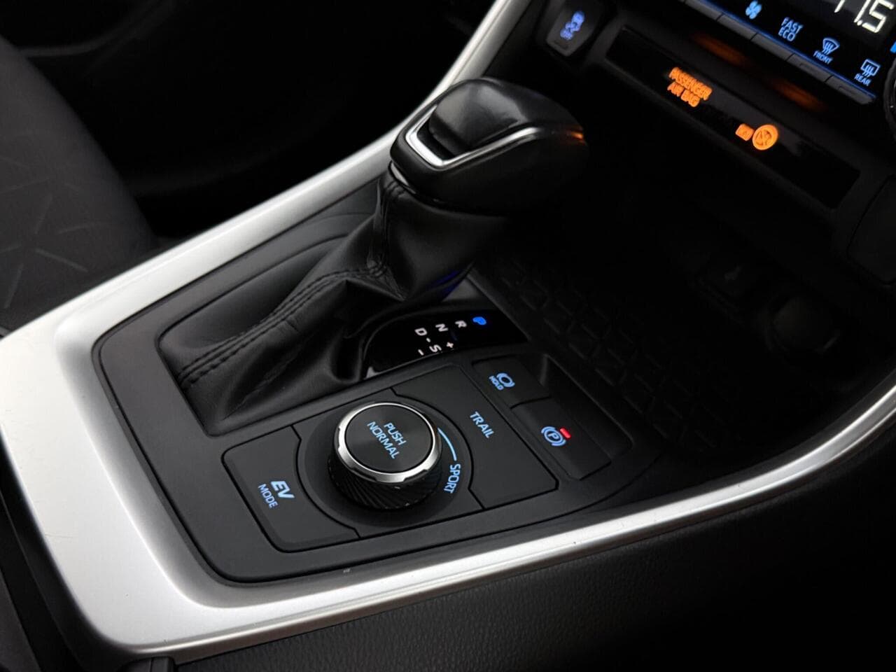 Toyota RAV4 thumbnail Misc Controls