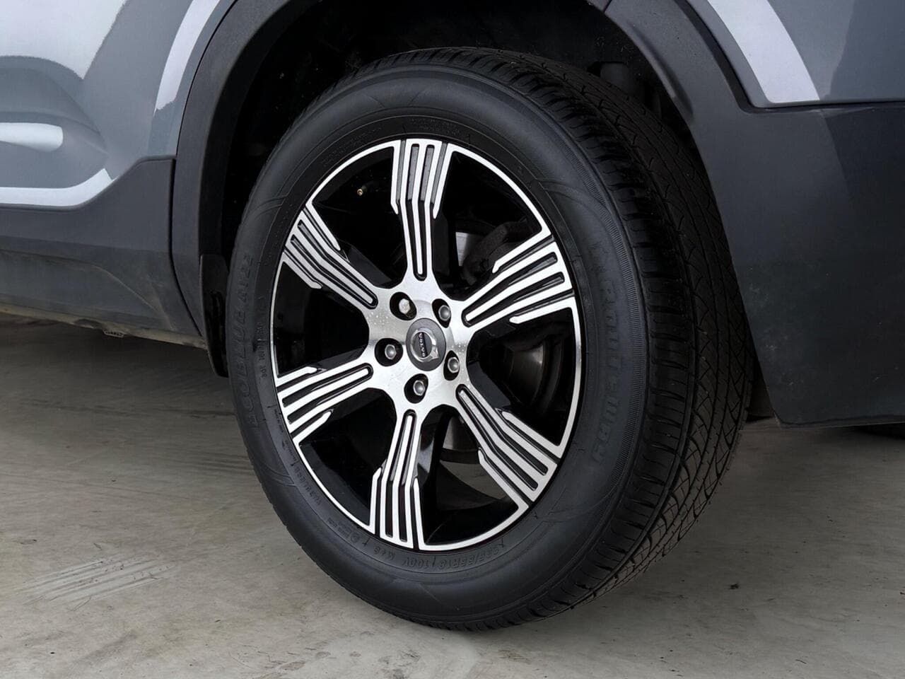 Volvo XC40 thumbnail Wheel