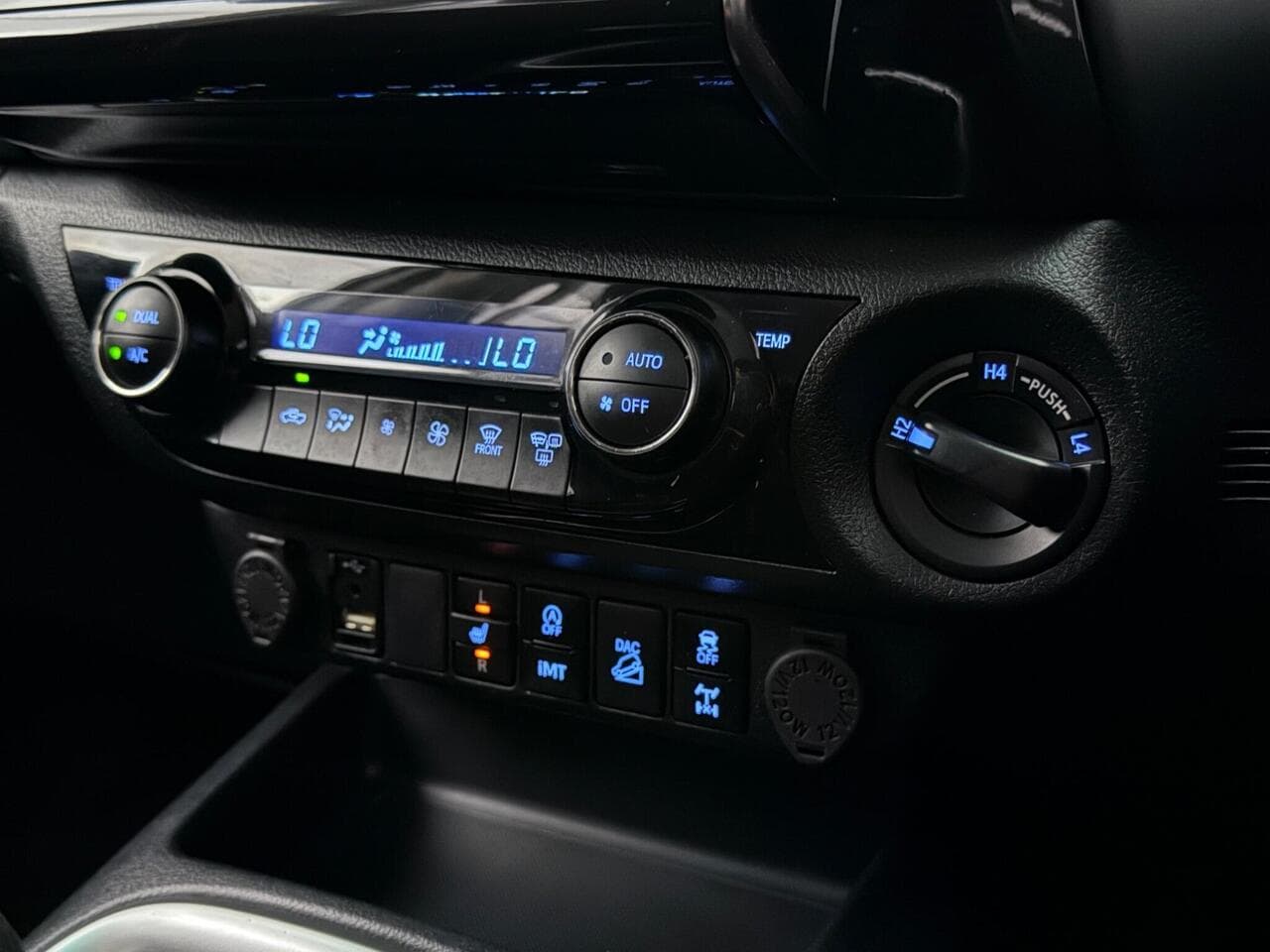 Toyota Hilux thumbnail Misc Controls