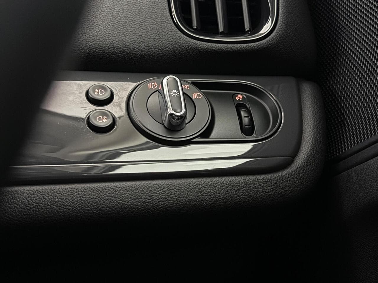 MINI Countryman thumbnail Misc Controls