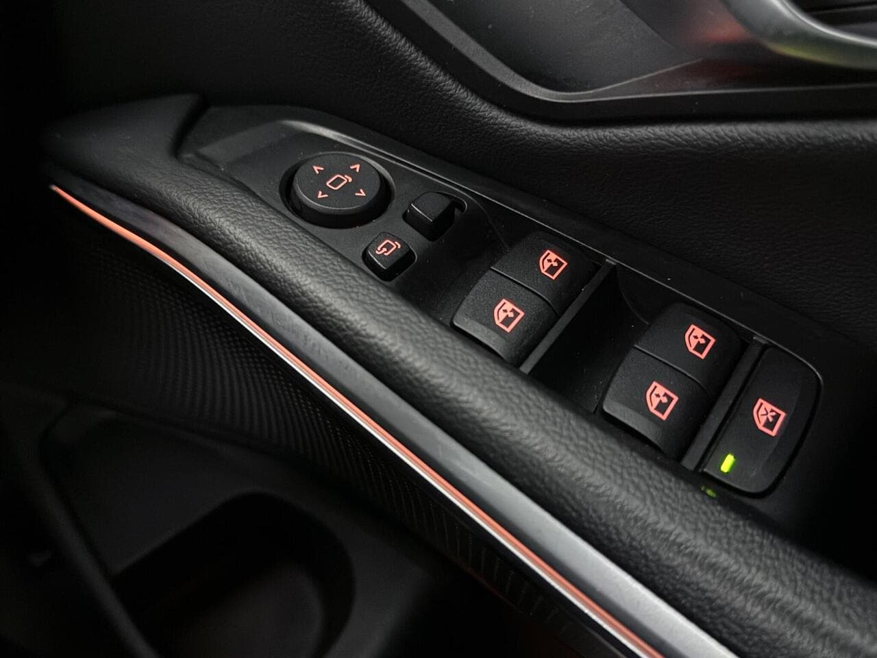 BMW 3 Series thumbnail Misc Controls