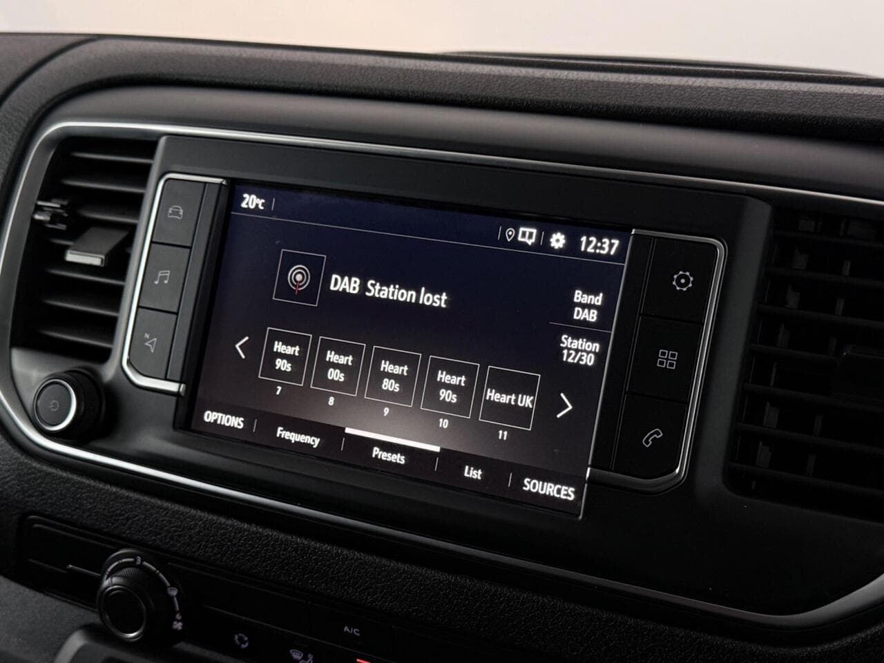 Vauxhall Vivaro thumbnail Infotainment System