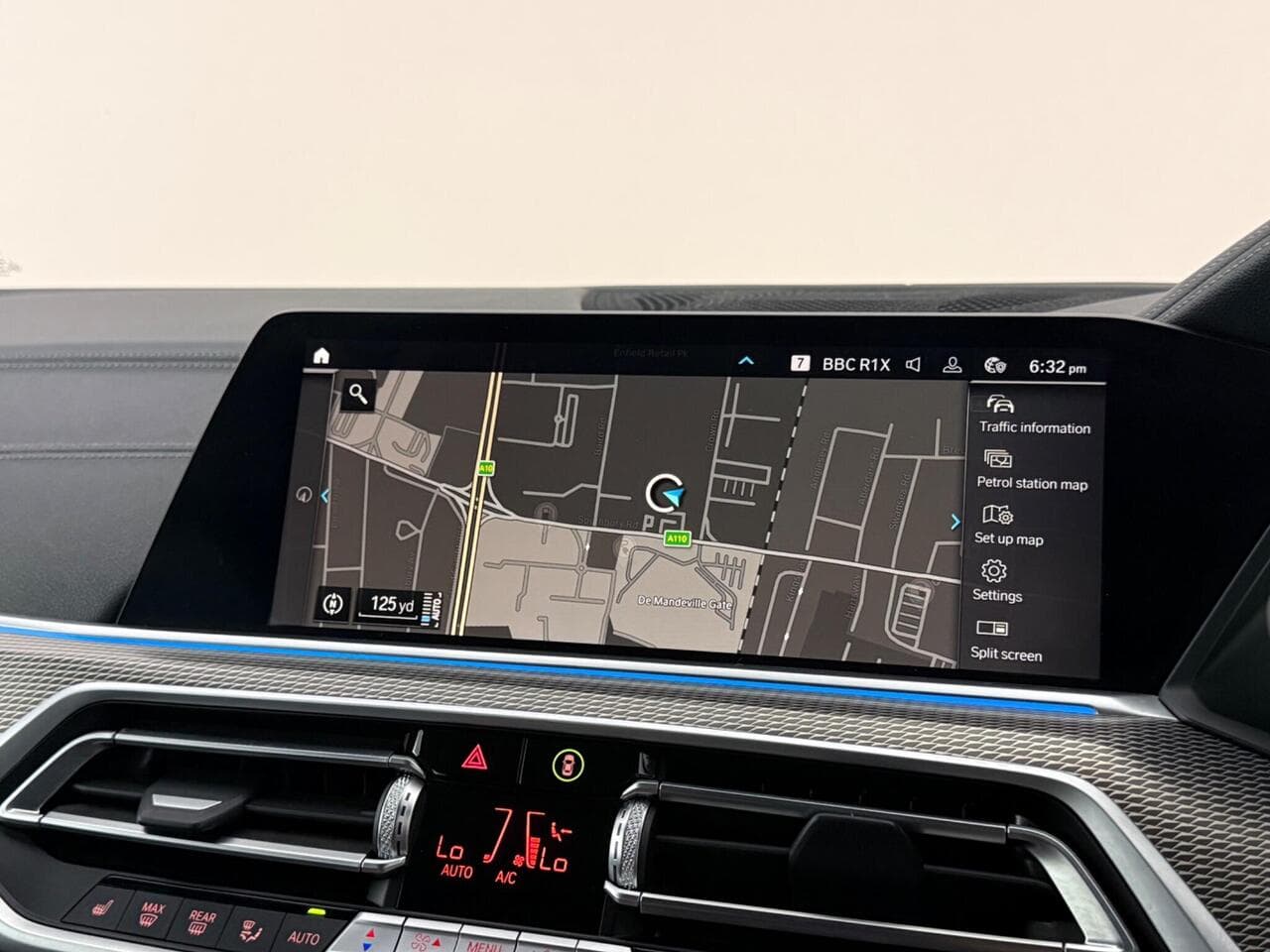 BMW X5 thumbnail Infotainment System