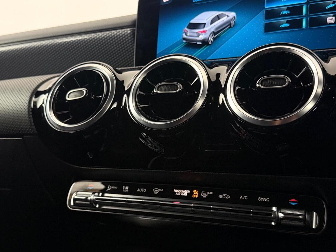 Mercedes-Benz A Class thumbnail Misc Controls