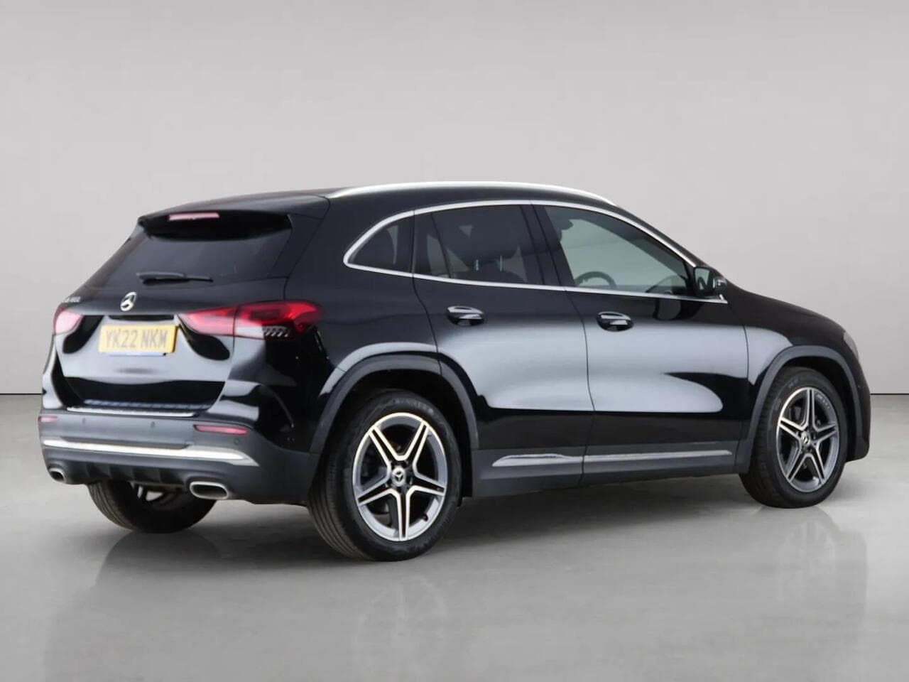 Mercedes-Benz GLA thumbnail Rear Right
