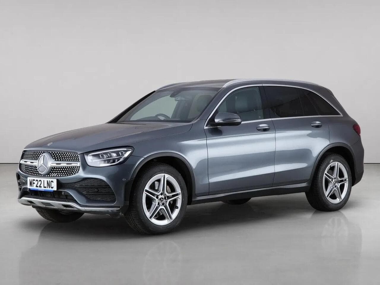 Mercedes-Benz GLC thumbnail Front Left