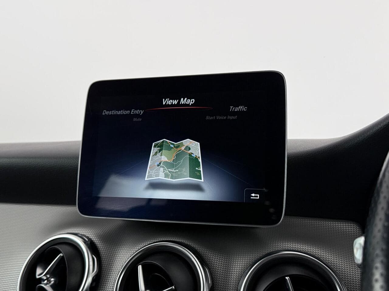 Mercedes-Benz GLA thumbnail Infotainment System