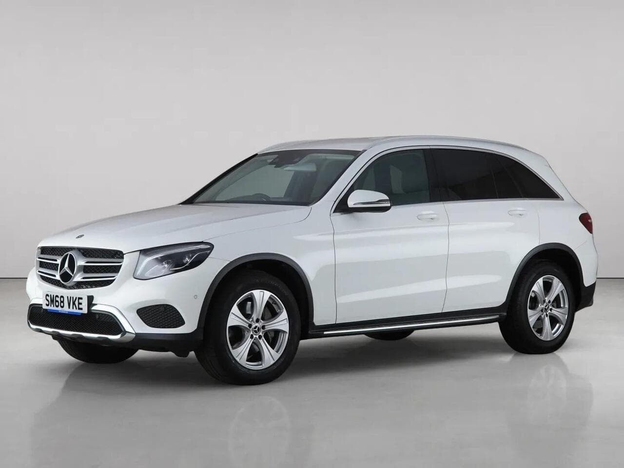 Mercedes-Benz GLC thumbnail Front Left
