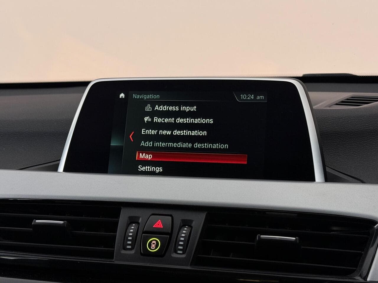 BMW X1 thumbnail Infotainment System