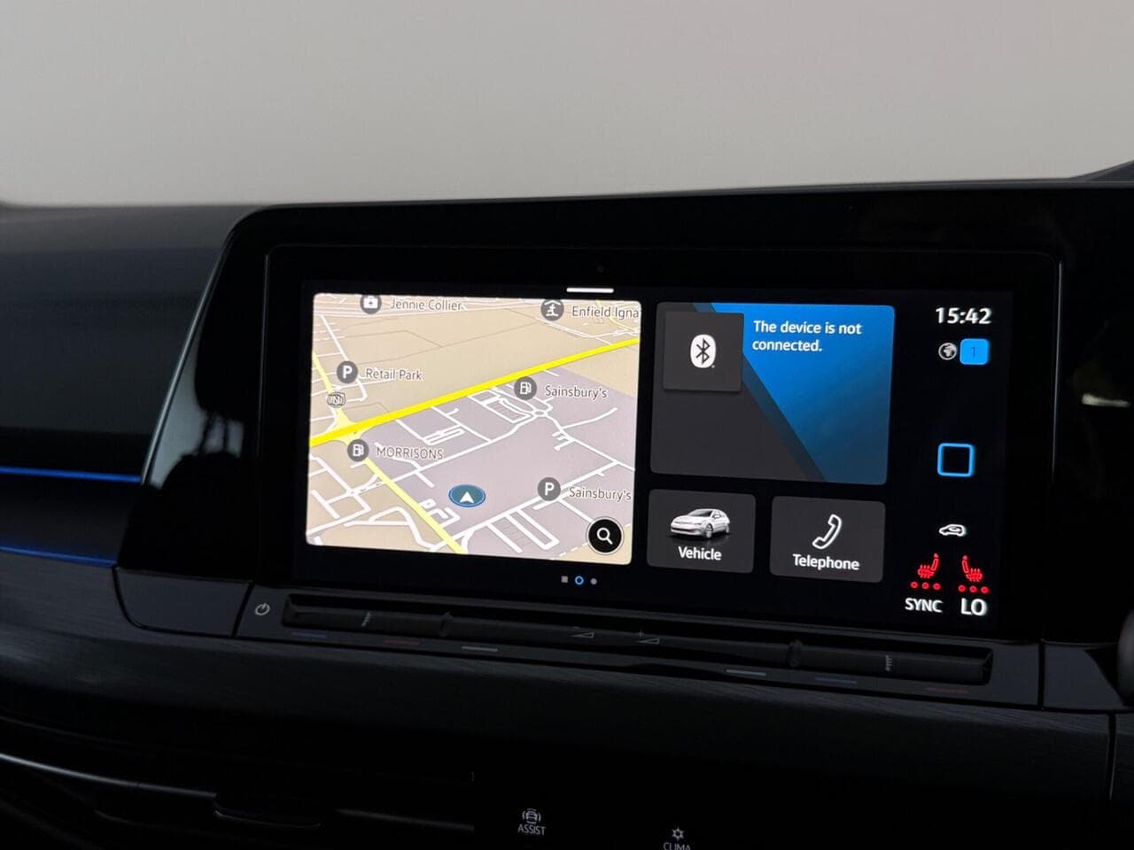 Volkswagen Golf thumbnail Infotainment System