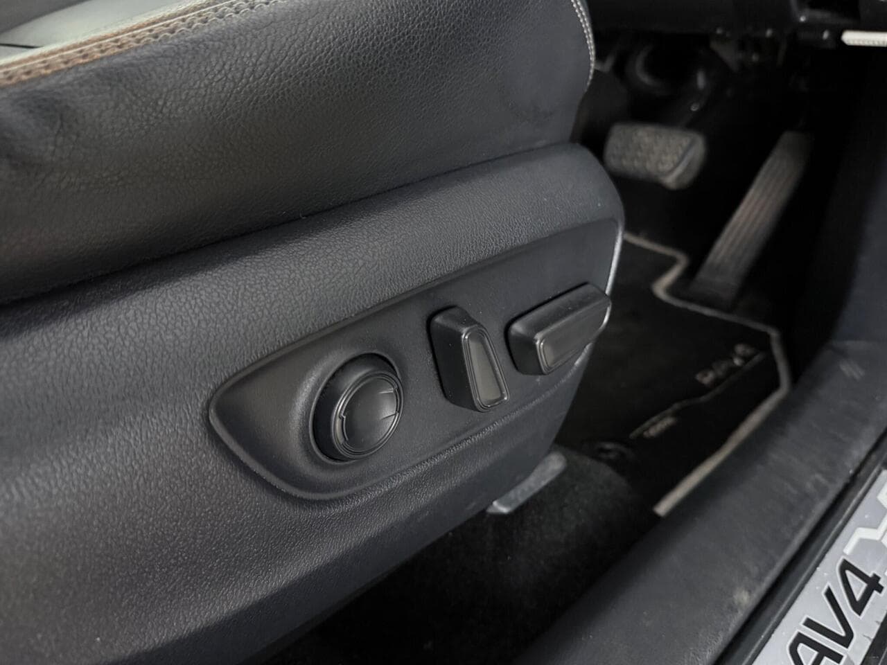 Toyota RAV4 thumbnail Door Interior