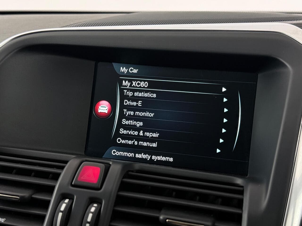 Volvo XC60 thumbnail Infotainment System