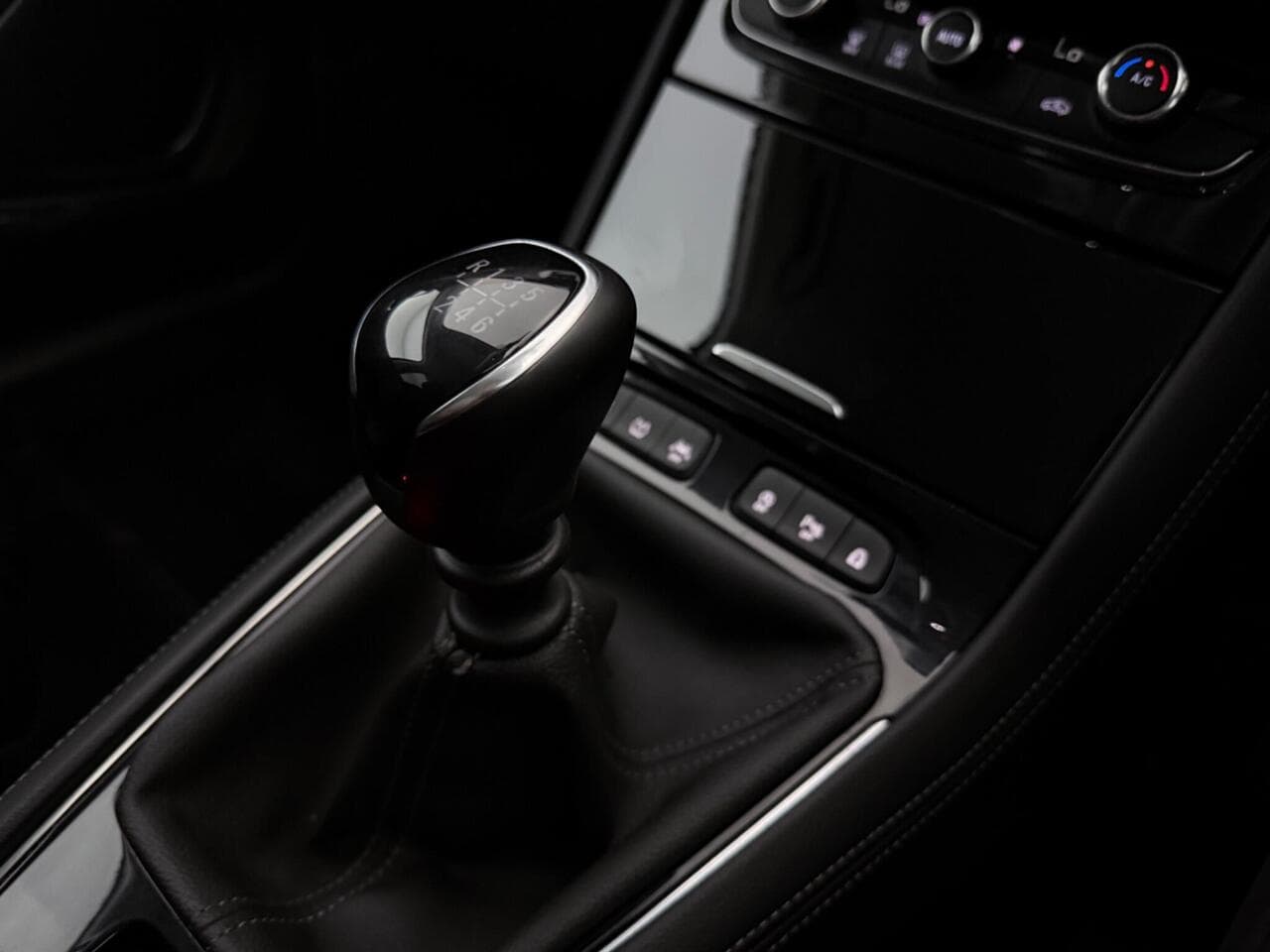 Vauxhall Grandland X thumbnail Interior Front