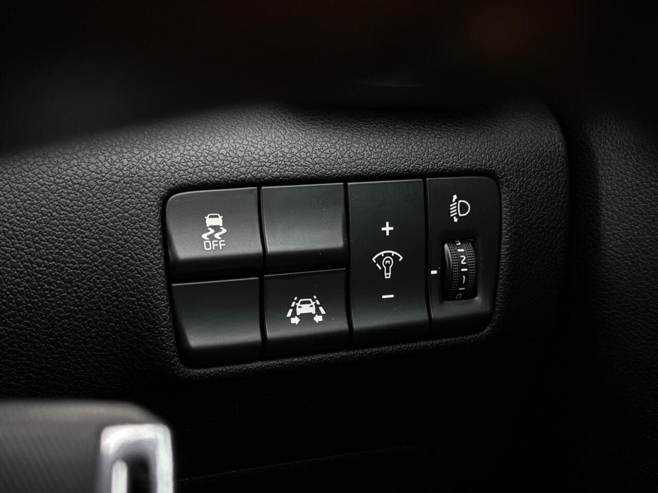 Kia Sportage thumbnail Misc Controls